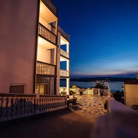 In With Sea View, Terrace, Air Conditioning, Wifi 3492-6 Lejlighed