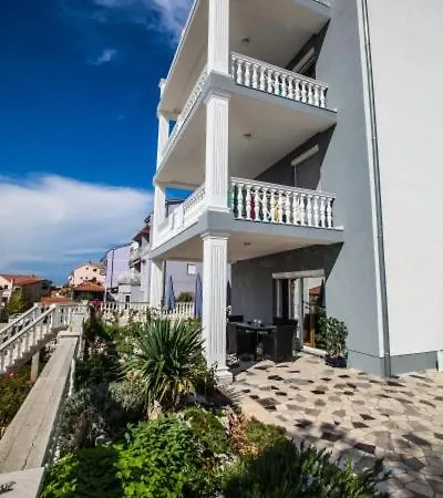 In With Sea View, Terrace, Air Conditioning, Wifi 3492-6 Apartman